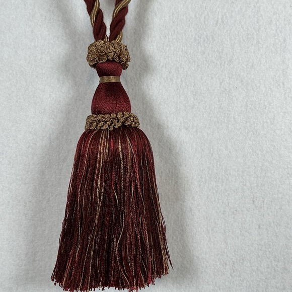 Tassel Rope Tie Back Red &‎ Gold 27 in long - Picture 2 of 3